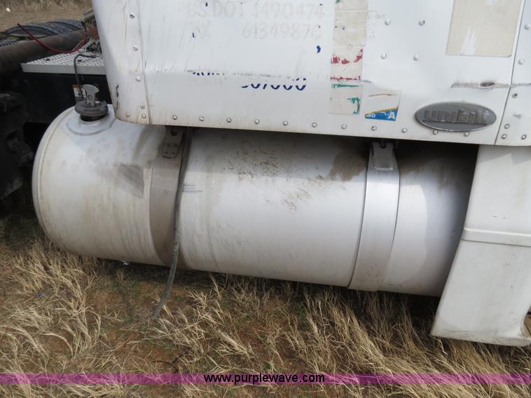 image for item B4579 1998 Peterbilt 377 semi truck