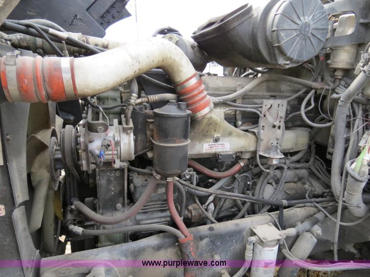 image for item B4579 1998 Peterbilt 377 semi truck