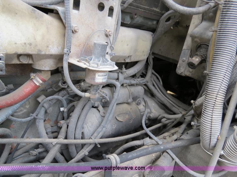 image for item B4579 1998 Peterbilt 377 semi truck