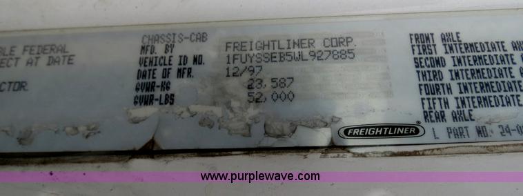 image for item B4580 1998 Freightliner C120 semi truck