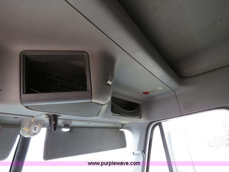 image for item B4580 1998 Freightliner C120 semi truck