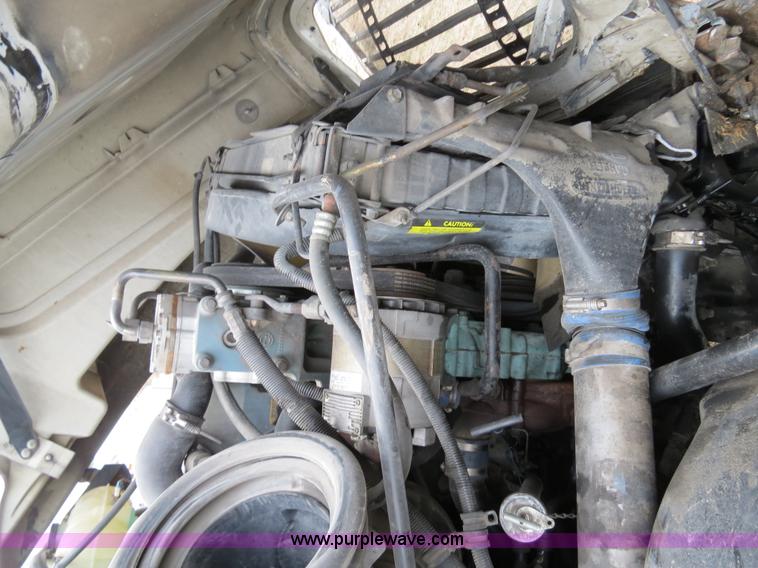 image for item B4580 1998 Freightliner C120 semi truck