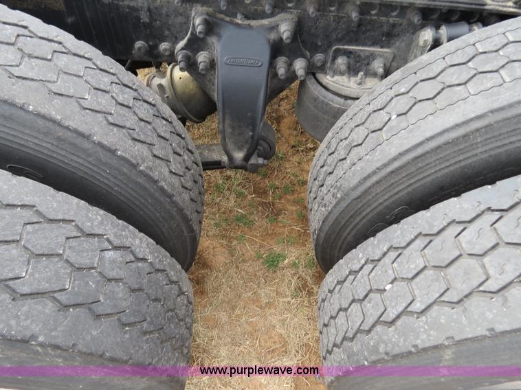 image for item B4580 1998 Freightliner C120 semi truck