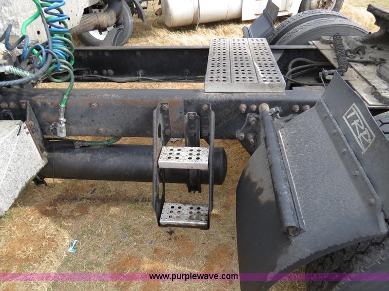 image for item B4580 1998 Freightliner C120 semi truck