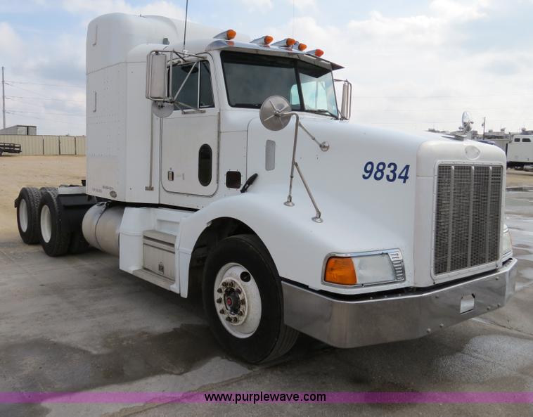 image for item B4584 1998 Peterbilt 377 semi truck