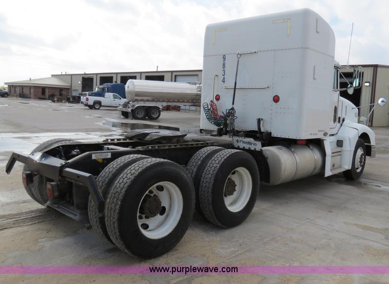 image for item B4584 1998 Peterbilt 377 semi truck