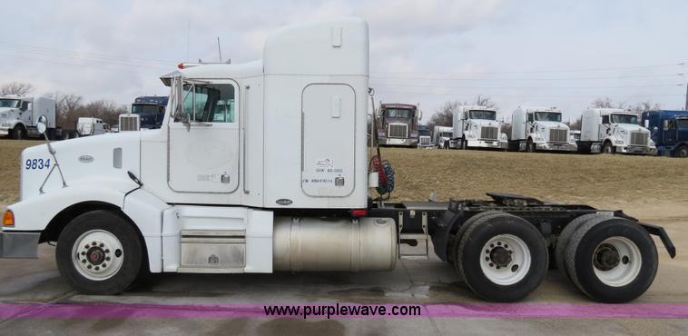 image for item B4584 1998 Peterbilt 377 semi truck