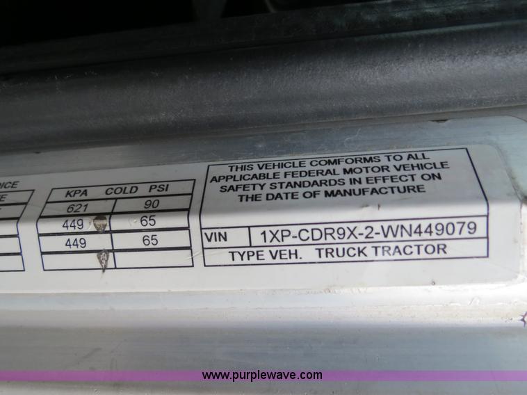 image for item B4584 1998 Peterbilt 377 semi truck