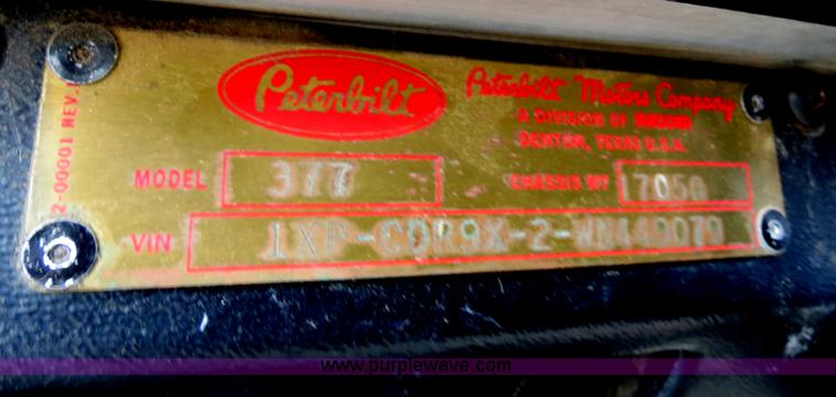 image for item B4584 1998 Peterbilt 377 semi truck