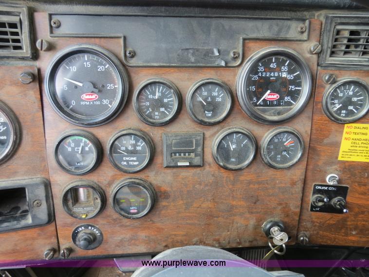 image for item B4584 1998 Peterbilt 377 semi truck