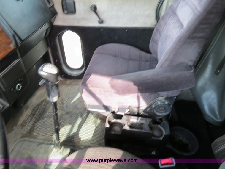 image for item B4584 1998 Peterbilt 377 semi truck