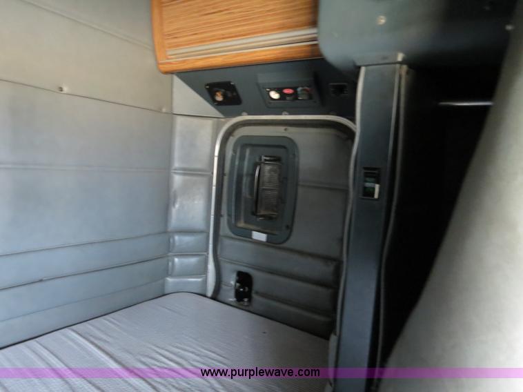 image for item B4584 1998 Peterbilt 377 semi truck