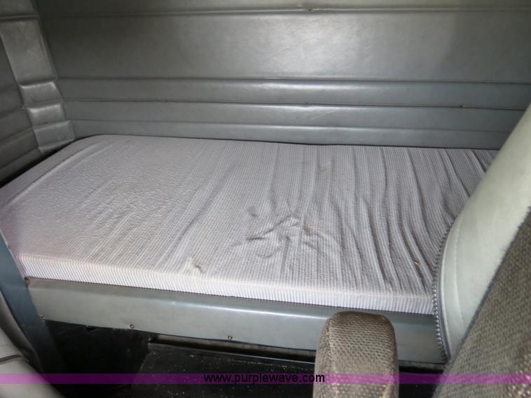 image for item B4584 1998 Peterbilt 377 semi truck