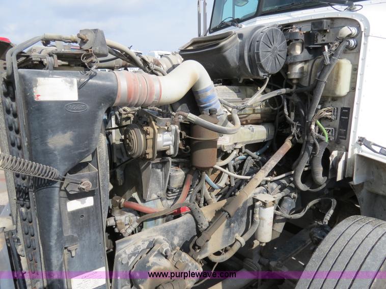 image for item B4584 1998 Peterbilt 377 semi truck