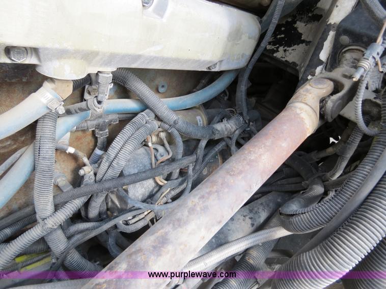 image for item B4584 1998 Peterbilt 377 semi truck