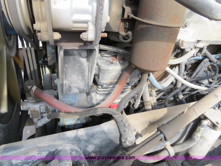 image for item B4584 1998 Peterbilt 377 semi truck