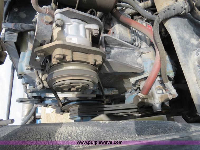 image for item B4584 1998 Peterbilt 377 semi truck