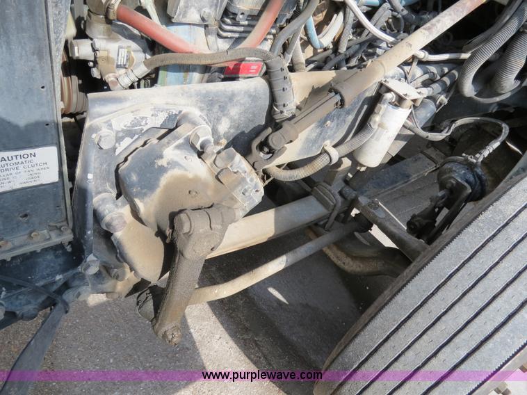 image for item B4584 1998 Peterbilt 377 semi truck