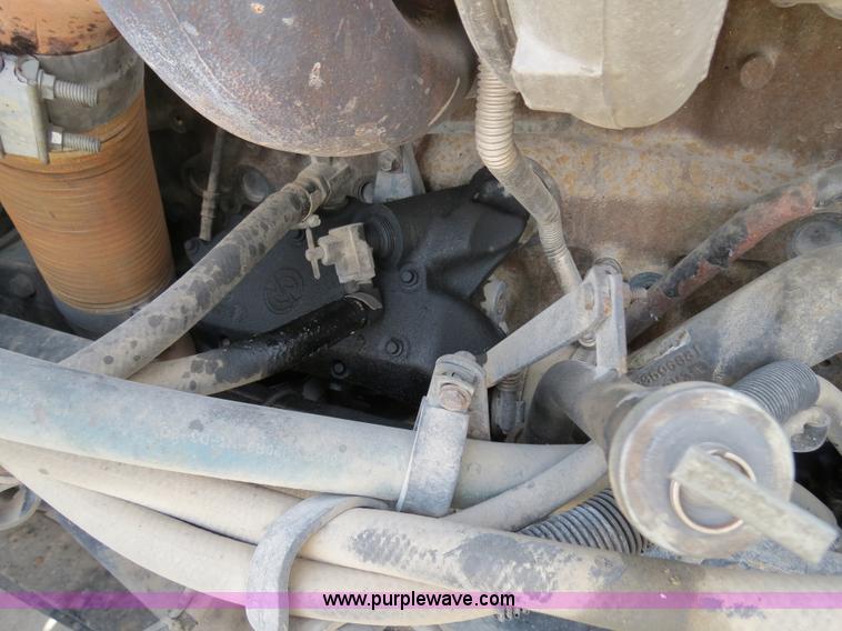 image for item B4584 1998 Peterbilt 377 semi truck