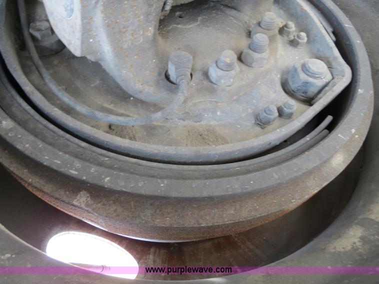 image for item B4584 1998 Peterbilt 377 semi truck