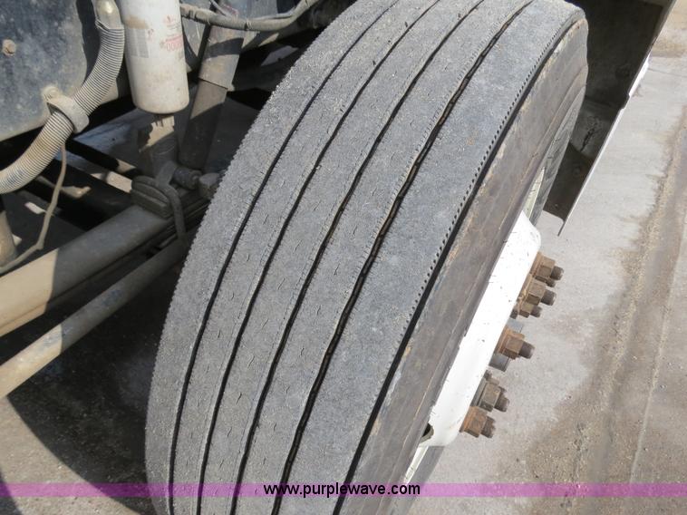 image for item B4584 1998 Peterbilt 377 semi truck