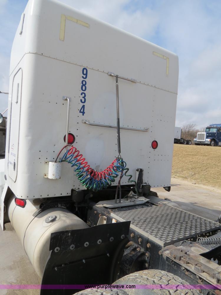 image for item B4584 1998 Peterbilt 377 semi truck