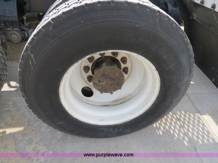 image for item B4584 1998 Peterbilt 377 semi truck