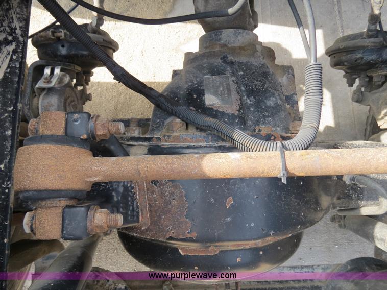 image for item B4584 1998 Peterbilt 377 semi truck