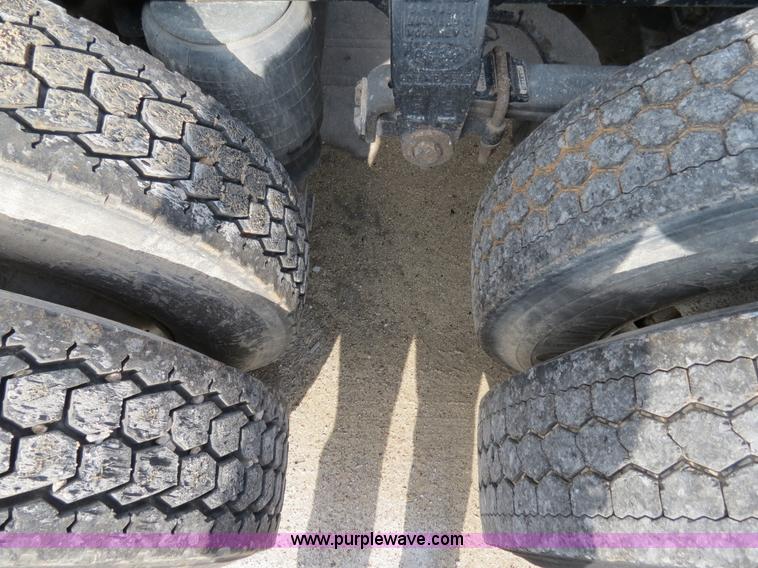 image for item B4584 1998 Peterbilt 377 semi truck