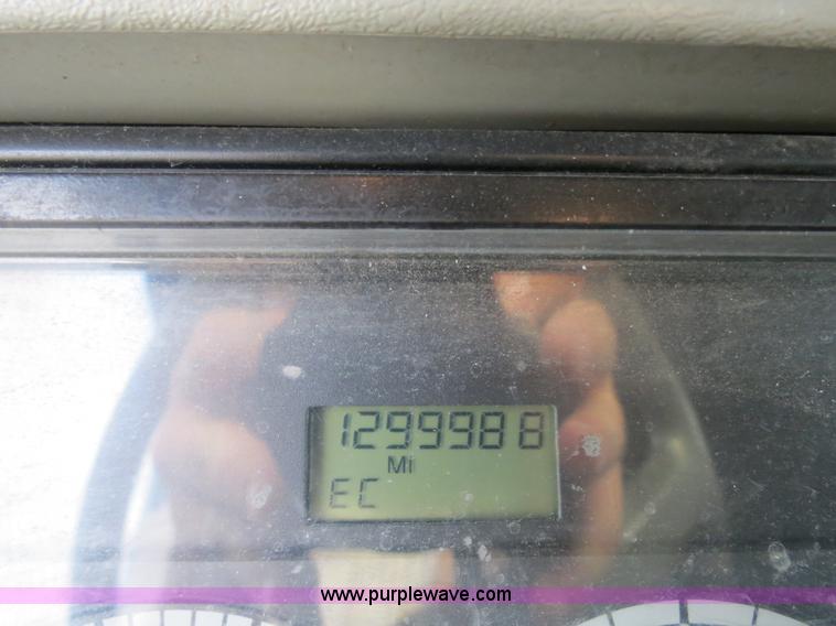 image for item B4585 2003 Freightliner Columbia semi truck