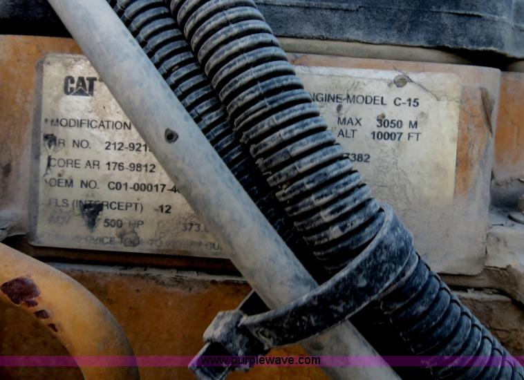 image for item B4585 2003 Freightliner Columbia semi truck