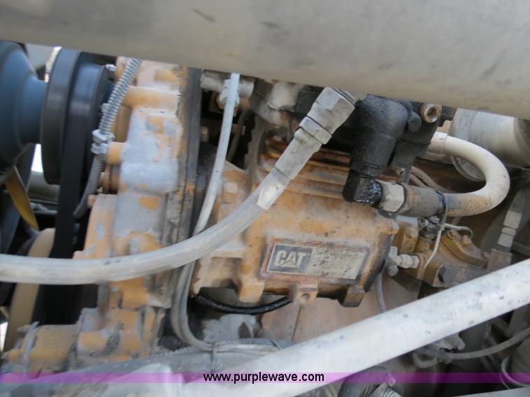 image for item B4585 2003 Freightliner Columbia semi truck