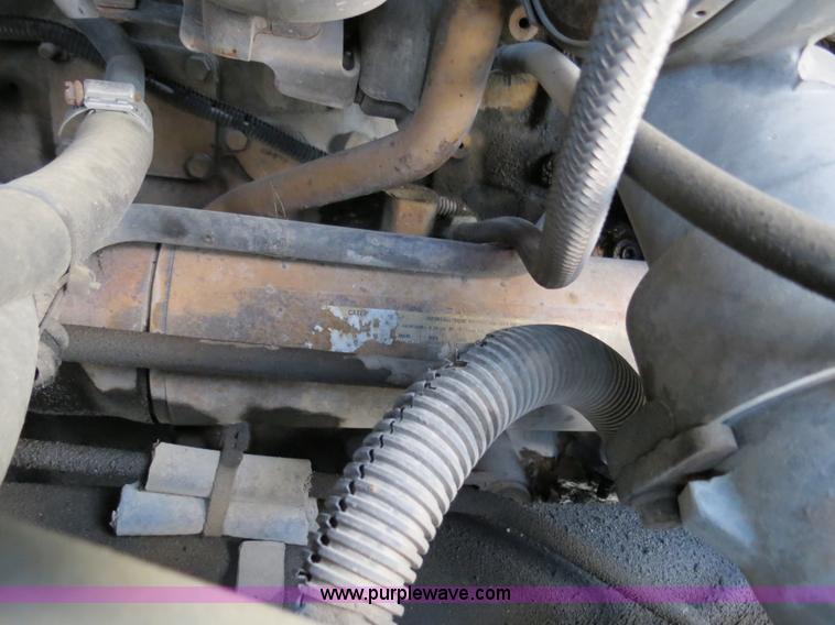 image for item B4585 2003 Freightliner Columbia semi truck