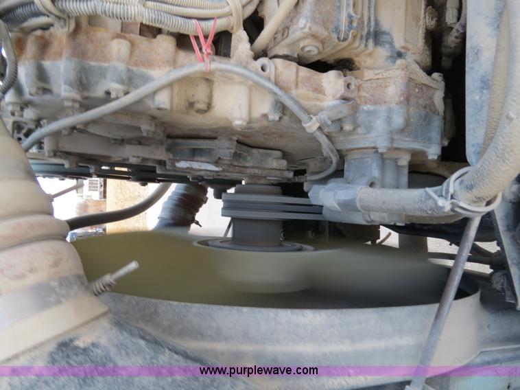 image for item B4586 1999 Kenworth T800 semi truck