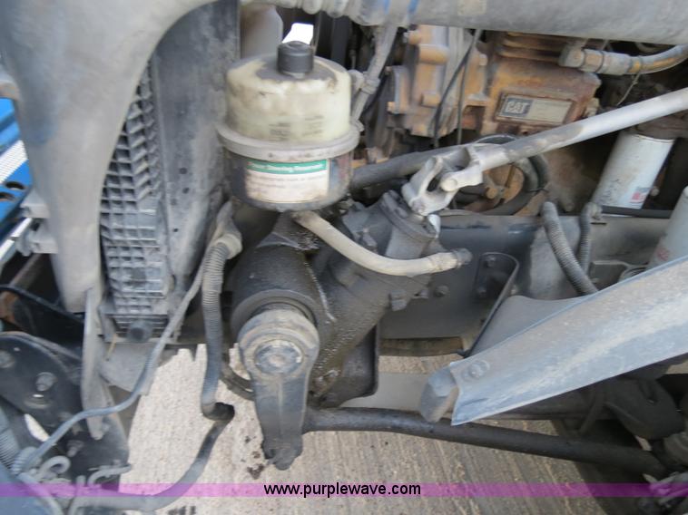 image for item B4588 2003 Freightliner Columbia semi truck