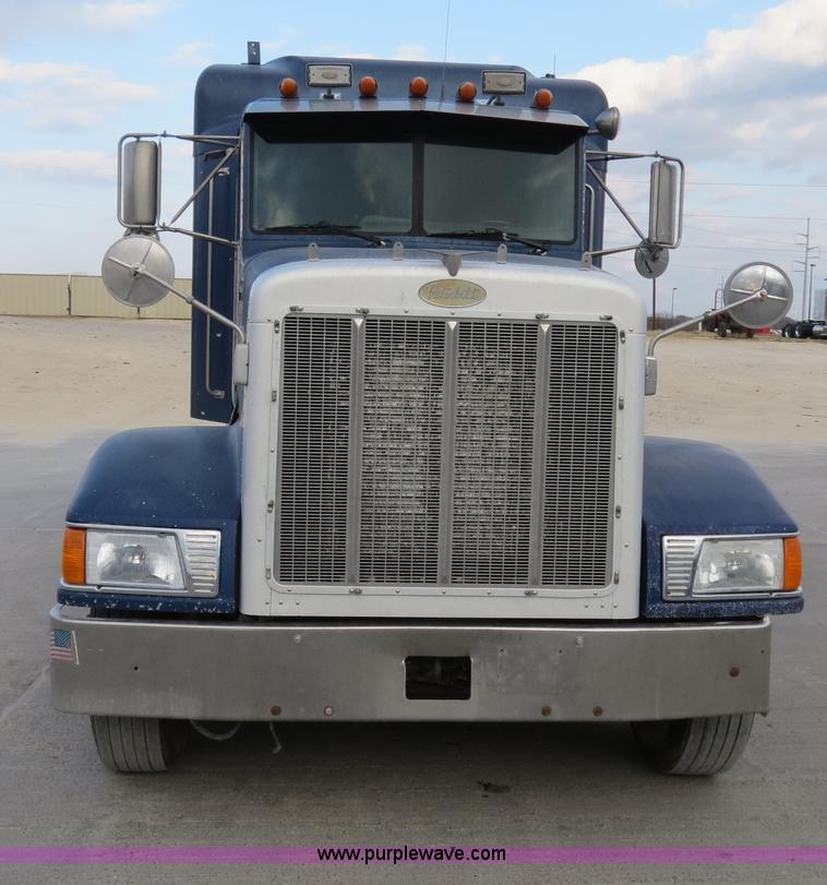 image for item B4590 1998 Peterbilt 377 semi truck