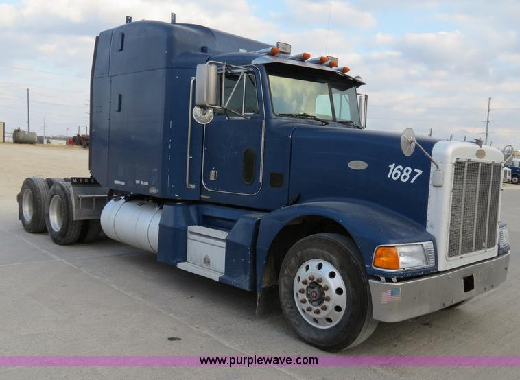 image for item B4590 1998 Peterbilt 377 semi truck