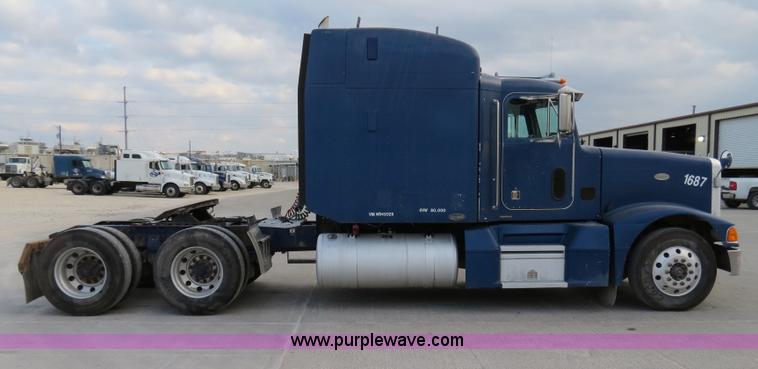image for item B4590 1998 Peterbilt 377 semi truck