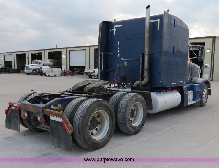 image for item B4590 1998 Peterbilt 377 semi truck