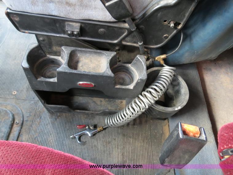 image for item B4590 1998 Peterbilt 377 semi truck