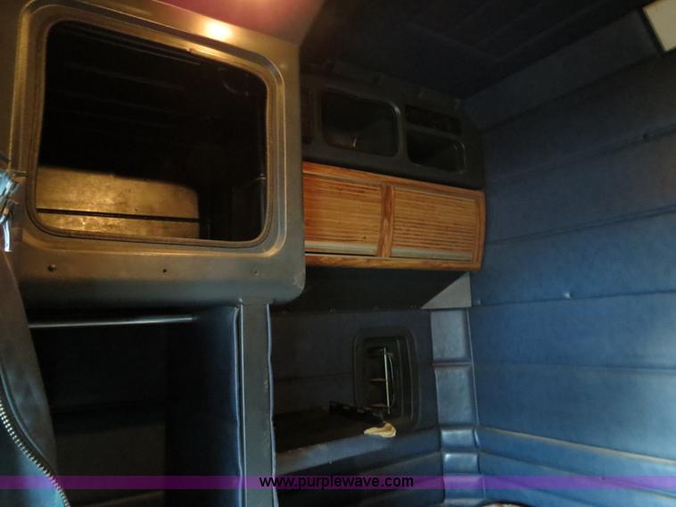 image for item B4590 1998 Peterbilt 377 semi truck