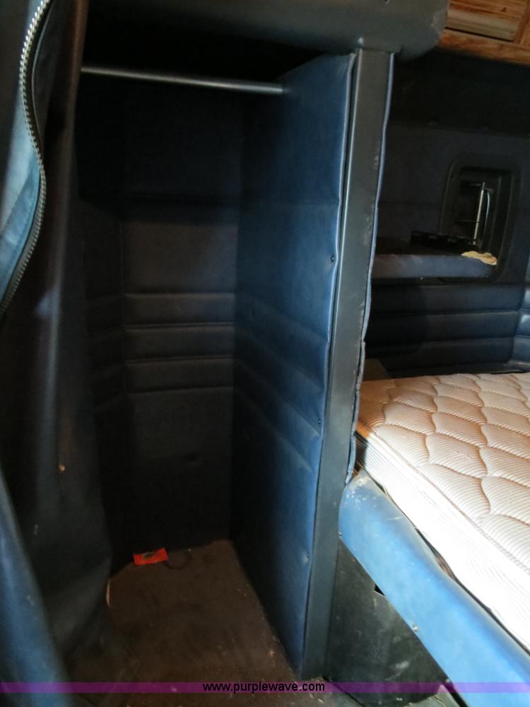 image for item B4590 1998 Peterbilt 377 semi truck