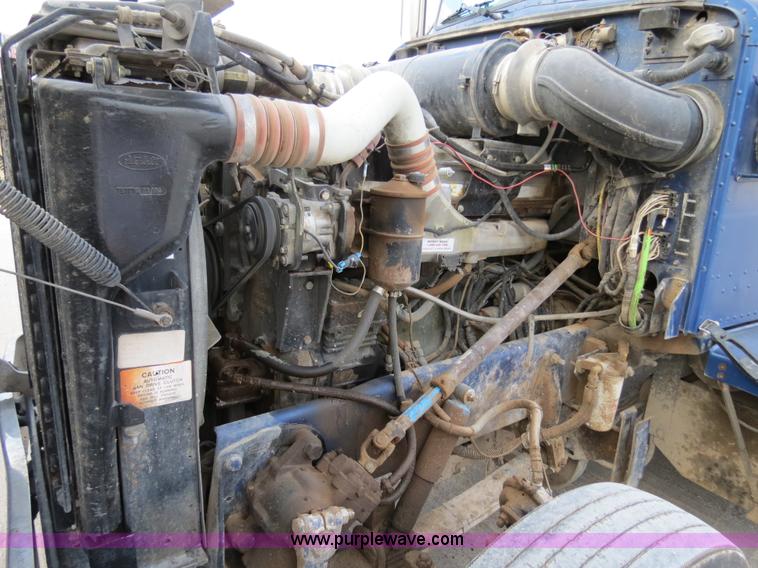 image for item B4590 1998 Peterbilt 377 semi truck