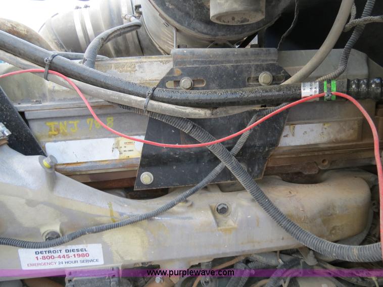 image for item B4590 1998 Peterbilt 377 semi truck