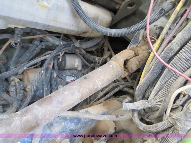 image for item B4590 1998 Peterbilt 377 semi truck