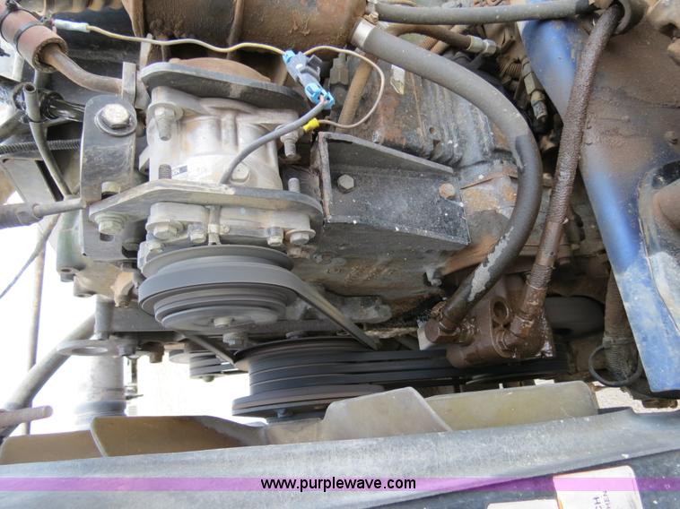 image for item B4590 1998 Peterbilt 377 semi truck