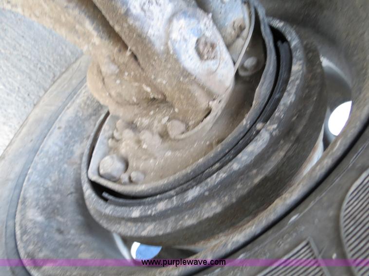 image for item B4590 1998 Peterbilt 377 semi truck