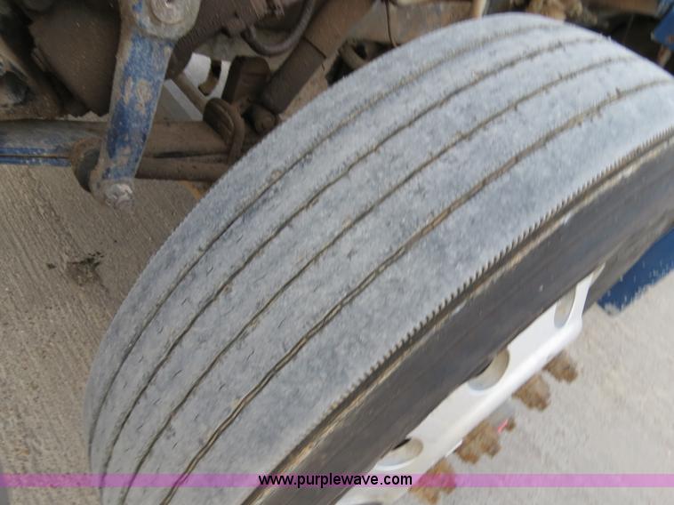 image for item B4590 1998 Peterbilt 377 semi truck