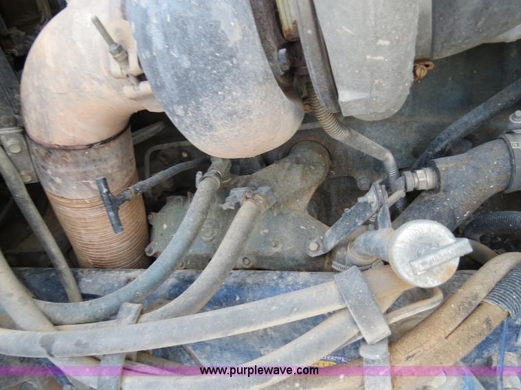 image for item B4590 1998 Peterbilt 377 semi truck