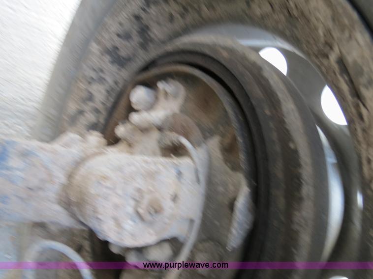 image for item B4590 1998 Peterbilt 377 semi truck